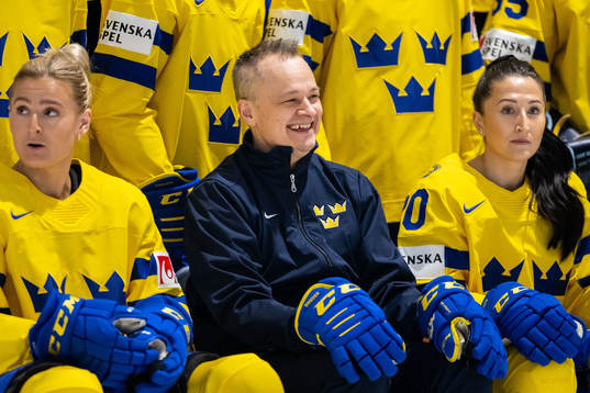 Assistant coach Andreas Karlsson of the Swedish women's