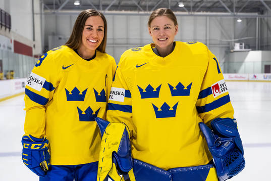 Anna Kjellbin and goaltender Sara Grahn of the Swedish