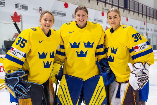 Goaltender Tindra Holm, goaltender Sara Grahn  and