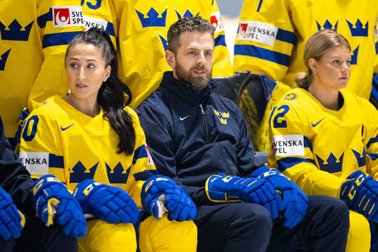 Head coach Ulf Lundberg of the Swedish women's national ice