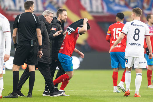 Helsingborgs Frederik Holst har ont