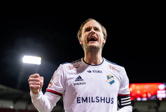 Östers Månz Berg jublar