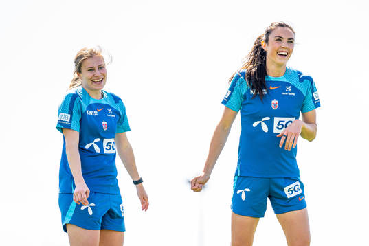 Cesilie Andreassen and Ingrid Syrstad Engen of the