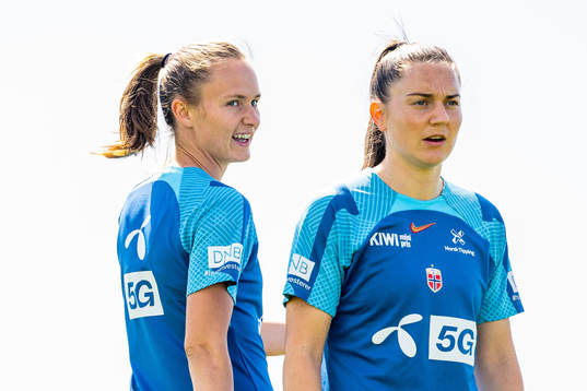 Caroline Graham Hansen and Vilde Bøe Risa of the Norwegian