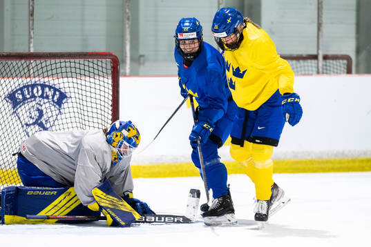 Goaltender Sara Grahn, Hanna Thuvik and Hanna Olsson of