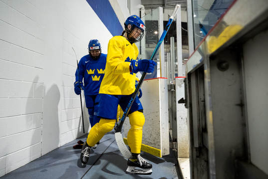 Bläddra bland fler bilder av 2023 IIHF Women's World Championship, Day 1, Sweden, Practice