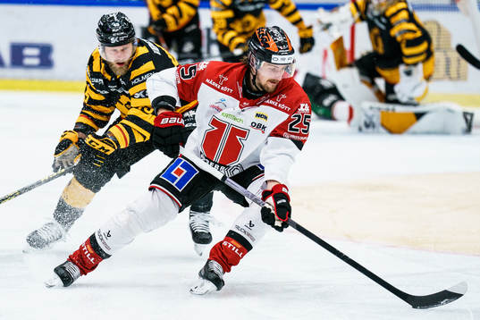 Bläddra bland fler bilder av Ishockey, SHL, Semifinal 3, Skellefteå - Örebro
