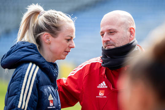 Amanda Ilestedt and assistant coach Magnus Wikman