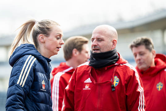 Amanda Ilestedt and assistant coach Magnus Wikman