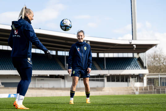 Stina Blackstenius and Julia Zigiotti Olme