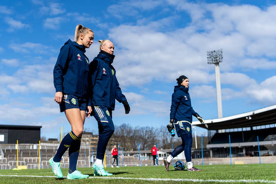 Fridolina Rolfö and Caroline Seger