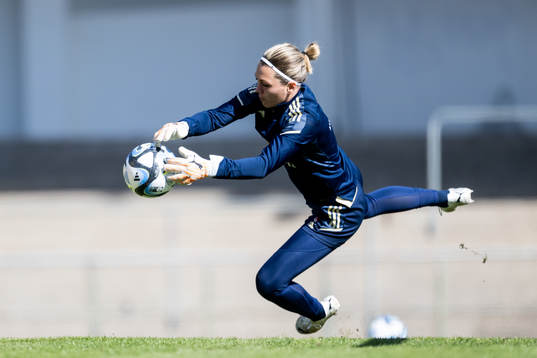 goalkeeper Jennifer Falk
