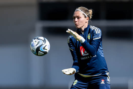 goalkeeper Jennifer Falk