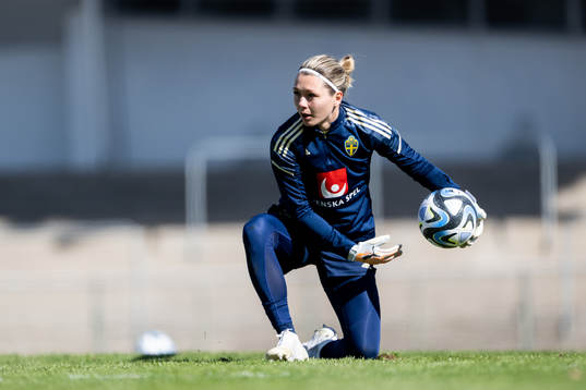 goalkeeper Jennifer Falk