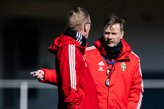 Head coach Peter Gerhardsson and goalkeeper coach Leif