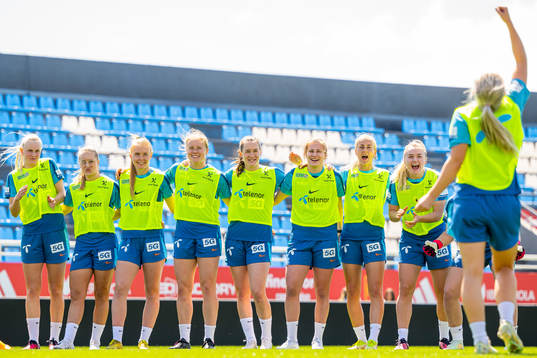 Karina Sævik, Amalie Eikeland, Malin Brenn, Julie