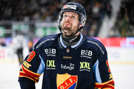 Djurgårdens Cameron Ernst Schilling deppar