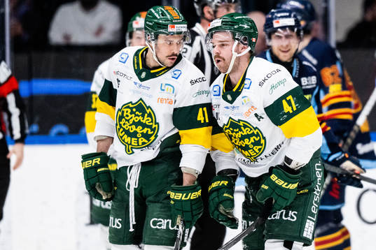 Björklövens Maxime Fortier med Charles David Beaudoin har
