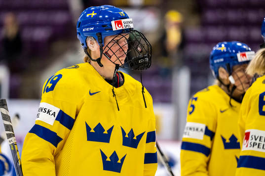 Sara Hjalmarsson of Sweden looks dejected