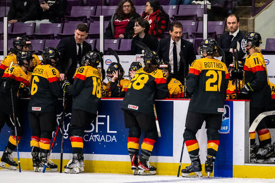 Head coach Thomas Schadler