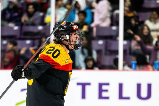 Daria Gleissner of Germany celebrates