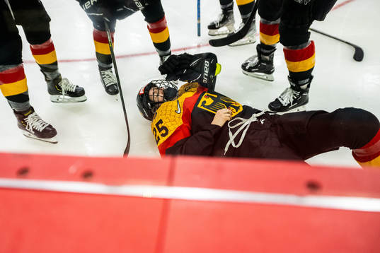Laura Kluge of Germany in pain