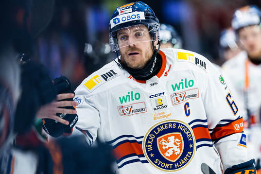Växjös Erik Josefsson jublar