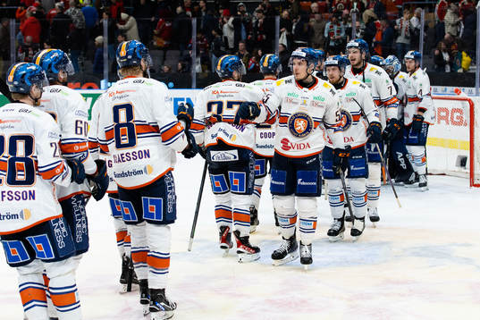 Växjös spelare jublar