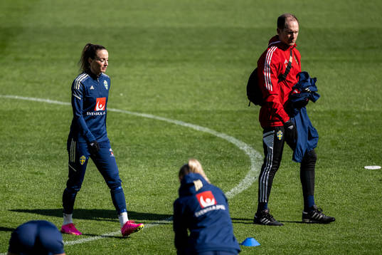 Kosovare Asllani and Martin Bergqvist, physio
