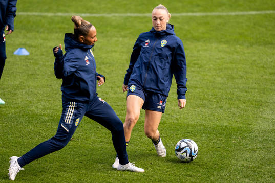 Madelen Janogy and Hanna Bennison