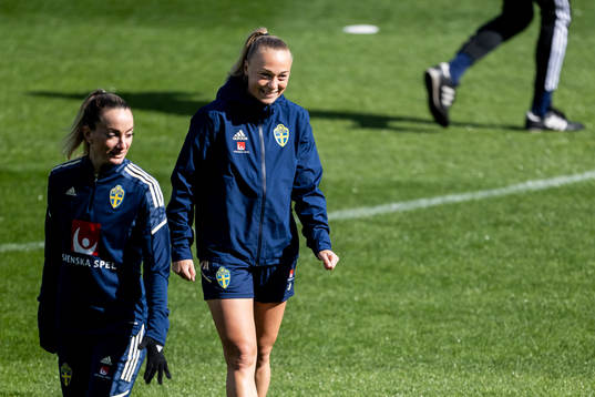 Kosovare Asllani and Hanna Bennison