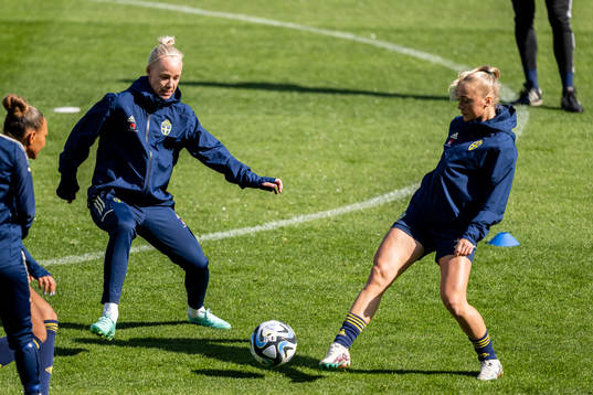 Caroline Seger and Hanna Bennison
