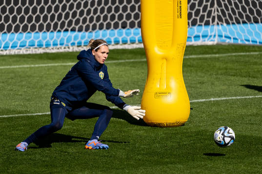 Goalkeeper Jennifer Falk