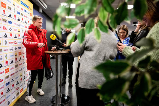 Head coach Peter Gerhardsson