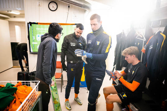 Torns IFs tränare Nima Mahoutchian, Granit Stagova och