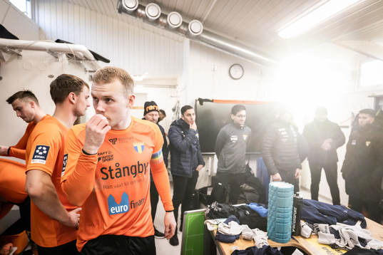 Torns IFs Adam Olofsson i omklädningsrummet
