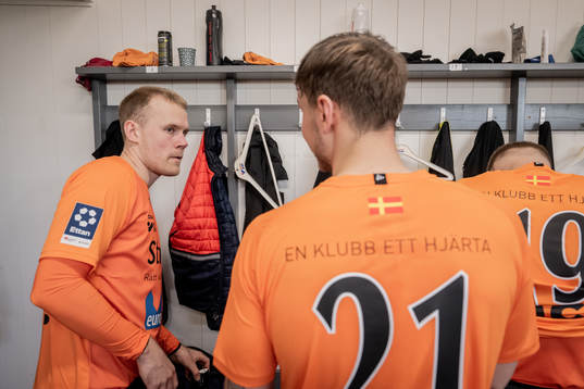 Torns IFs Adam Olofsson i omklädningsrummet