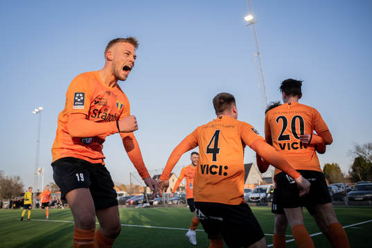 Torns IFs Jens Lynard jublar
