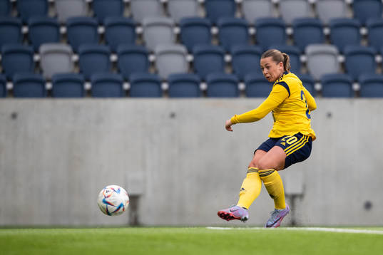 Cornelia Kapocs of Sweden scores the 1-0 goal
