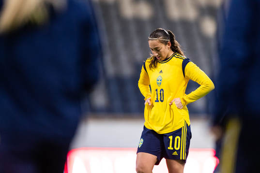 Rusul Rosa Kafaji of Sweden looks dejected