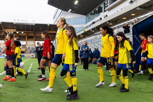 Paulina Nyström and Evelina Duljan of Sweden