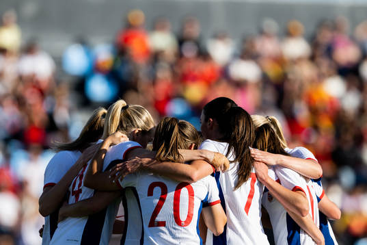 Ada Hegerberg of Norway celebrate with teammates