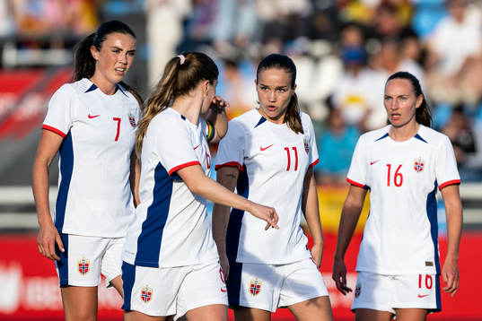 Ingrid Syrstad Engen, Maren Mjelde, Guro Reiten of Norway