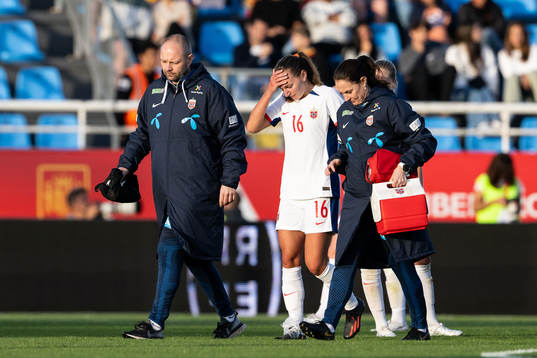 Doctor Magnus Myntevik, Marit Bratberg Lund and physio