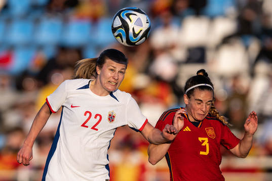Cesilie Andreassen of Norway scores the 4-2 goal