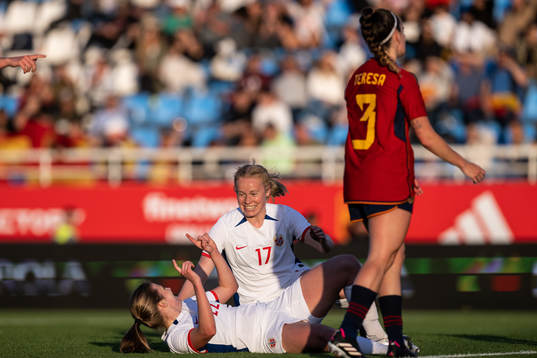 Cesilie Andreassen celebrate with Julie Blakstad of Norway