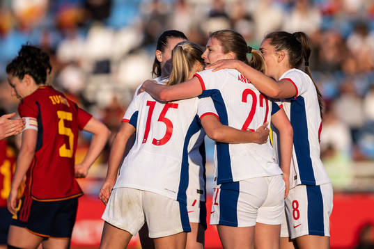 Cesilie Andreassen of Norway celebrate with teammates