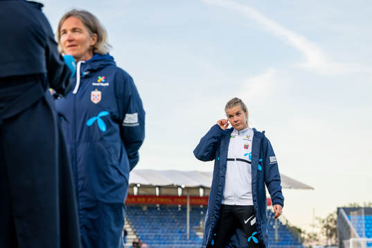 Ada Hegerberg and Hege Riise, head coach of Norway