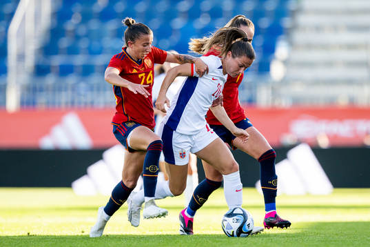 Sheila Garcia of Spain and Emilie Bosshard Haavi of Norway