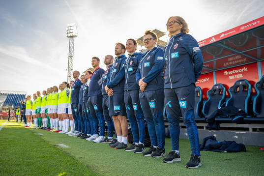 Head coach Hege Riise and staff of Norway